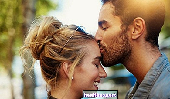 Poljubi na čelu: 5 pomenov najgloblje ljubezenske geste