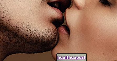 Bir erkek nasıl öpülür: ilahi olarak yapmanın püf noktaları! - Aşk-E-Psikoloji