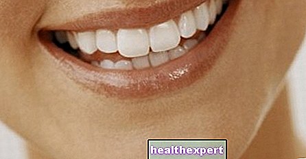 Jak zachować białe zęby?