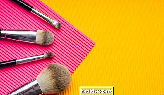 Cara membersihkan kuas makeup: 3 metode mudah dan efektif - Kecantikan