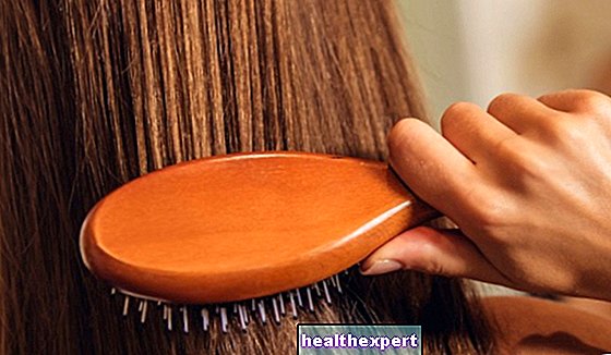 Ako si vyčistiť kefu na vlasy v 3 krokoch - Krása