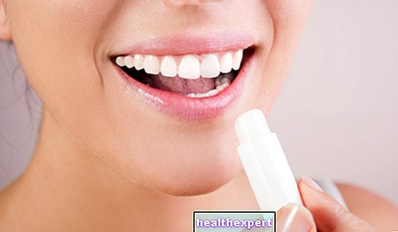 Потрескавшиеся губы: бальзамы и палочки для увлажнения сухих и потрескавшихся губ