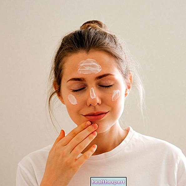 Trockene Gesichtshaut: Ursachen und Behandlungen, um sie zu bekämpfen