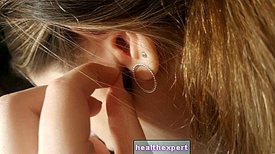 귀 피어싱: 감염을 피하기 위해 피어싱을 하는 방법과 소독 시기 - 아름다움