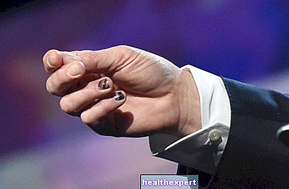 Лак за нокти за мъже: тенденцията за красота, която подлудява всички
