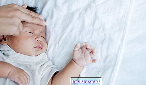 Neugeborenenfieber: Was können die Ursachen sein?