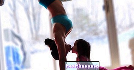 "Mama, machen wir Yoga?" Die zarten Bilder eines kleinen Mädchens beim Yoga mit ihrer Mutter