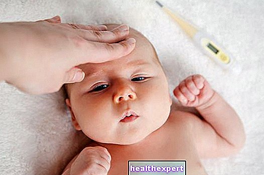 טמפרטורה אצל תינוקות: כיצד למדוד את חום הגוף וחום אצל תינוקך