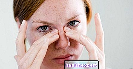 Hævede øjne: årsager, symptomer og midler