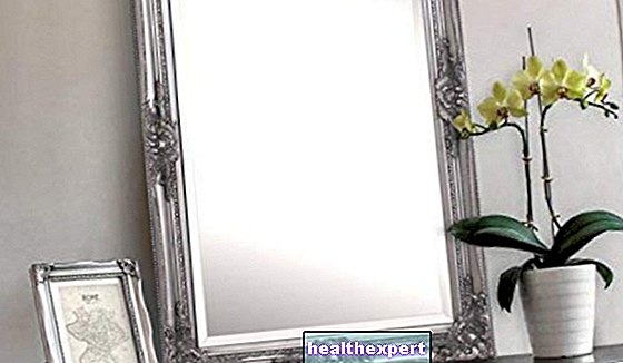5 originalūs veidrodžiai gražiai sienai papuošti