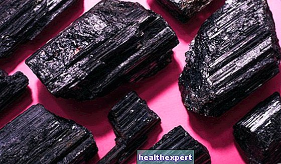 Turmalin hitam: sifat, manfaat, dan kegunaan dalam terapi kristal