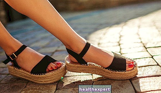 Die schönsten und bequemsten flachen Sandalen für den Sommer