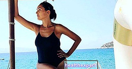 Caterina Balivo in costume reminds us that showing off a soft body after childbirth is NORMAL!