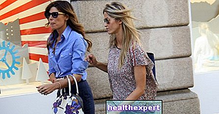 Elena Santarelli: shopping with a friend on the eve of the wedding